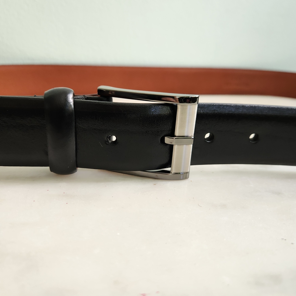 Trafalgar Black Leather Belt Men's Size 44 NEW Full Grain Leather Everyday Belt - Picture 2 of 7